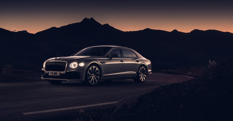 BENTLEY’S FLYING SPUR CROWNED CARWOW’S ‘LUXURY CAR OF THE YEAR’