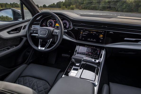 Audi Q7 TFSI E Quattro Cockpit