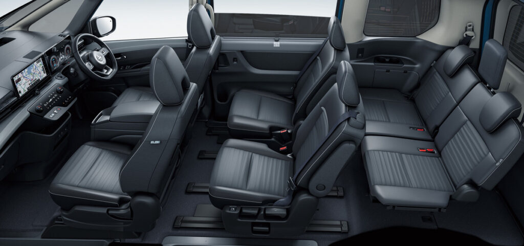 Nissan Serena e-POWER Highway Star V with Black interior