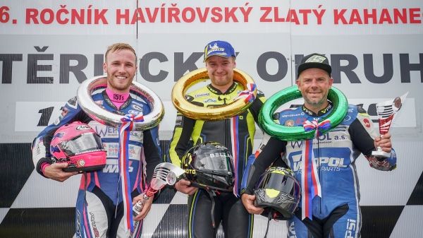 BMW S1000 RR dominates the International Road Racing Championship in Těrlicko – Czech Republic