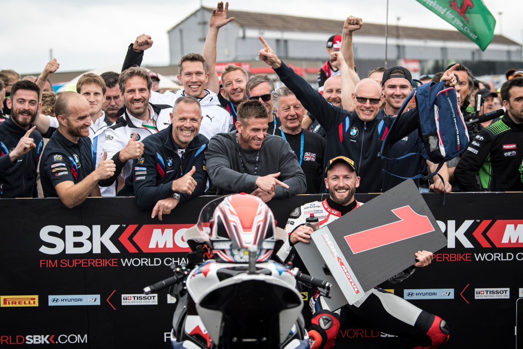 BMW Motorrad WorldSBK Team and the new BMW S 1000 RR secured Pole position and a podium at Donington Park