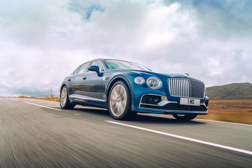 BENTLEY FLYING SPUR FIRST EDITION ACHIEVES A WINNING BID OF €700,000 AT THE ELTON JOHN AIDS FOUNDATION MIDSUMMER GALA